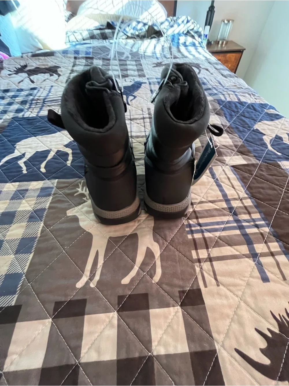 NWT BAREFOOT SNOW BOOTS WATERPROOF SIZE 7